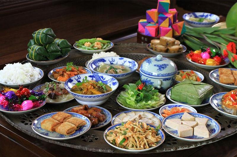 Chuẩn bị mâm cúng tất niên cuối năm | Đặt tiệc tất niên Hai Thụy Catering 